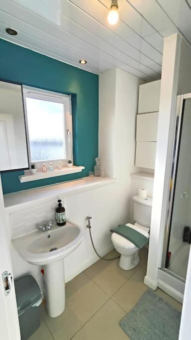 La Casita, Your Home Away From Home - Free Parking Glasgow Kültér fotó